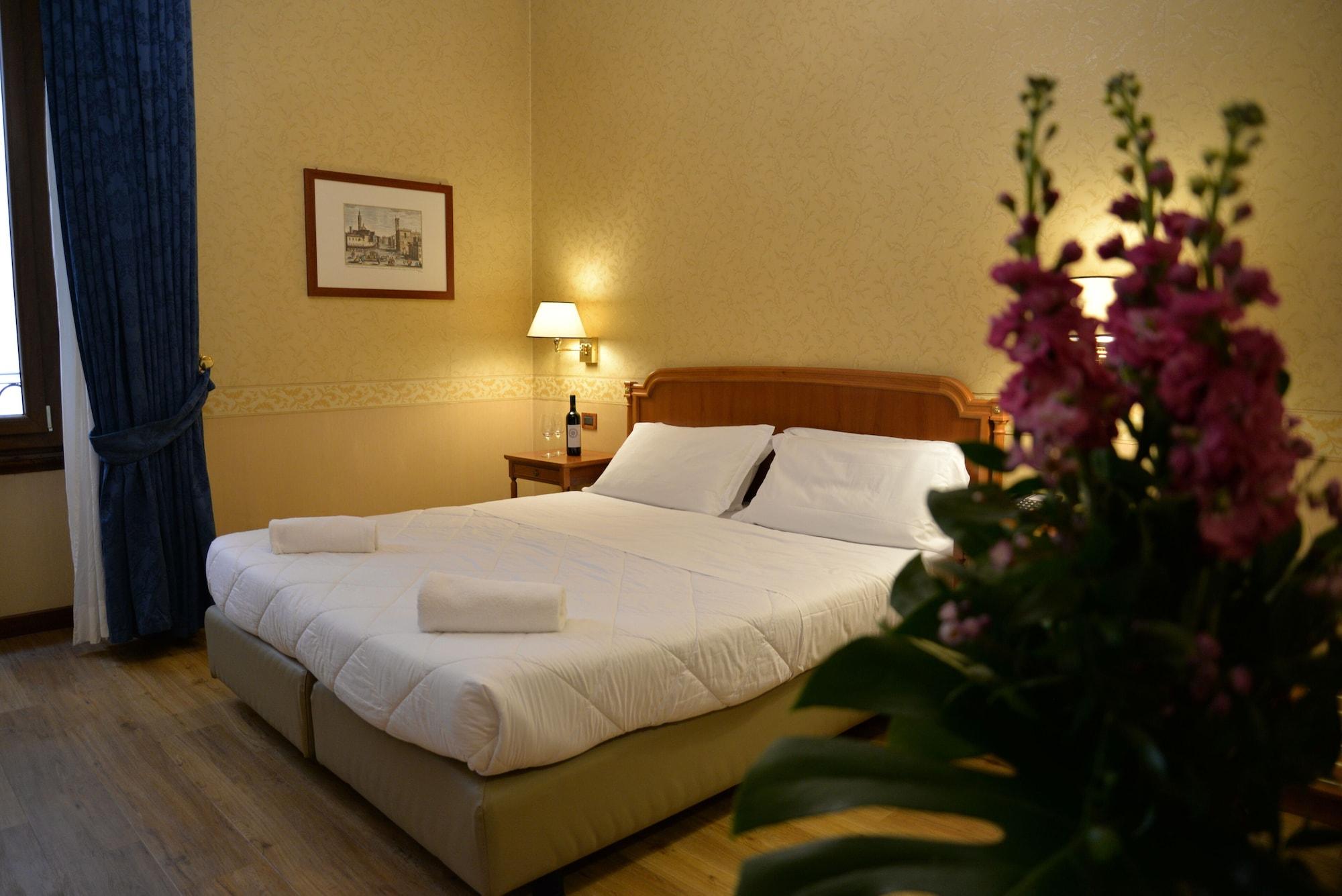 Strozzi Palace Hotel Florenz Exterior foto